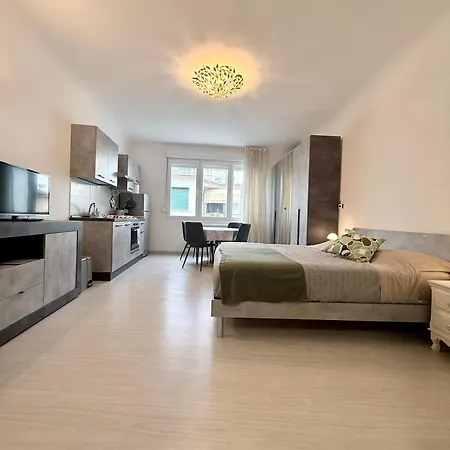 Loft Moderno Nel Cuore Del Centro Storico - Spazioso & Luminoso Wifi Veloce- Tutto A Piedi *